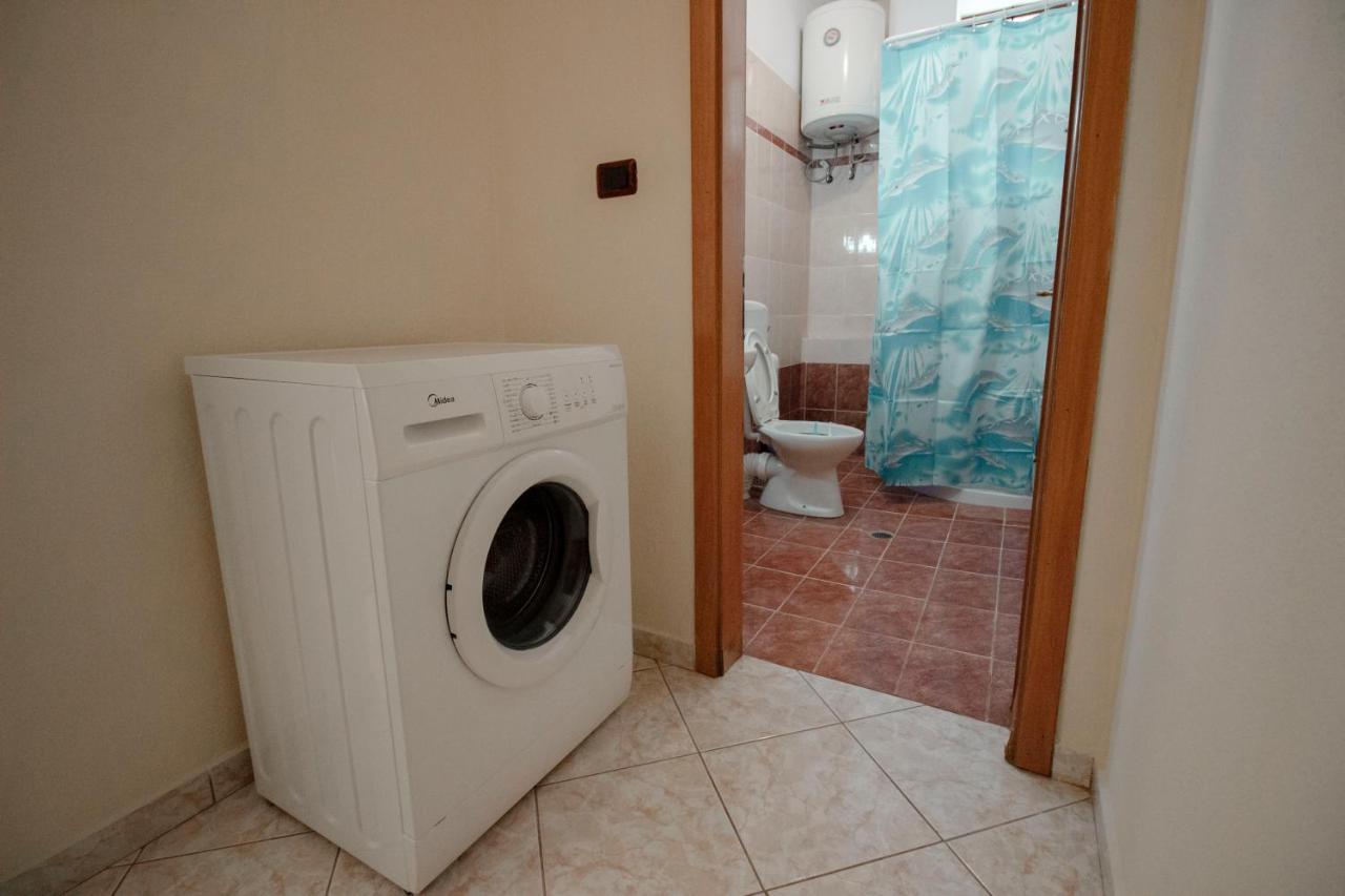 Gjirokastër Artur'S Apartment 2 מראה חיצוני תמונה