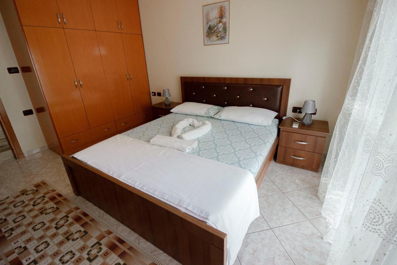 Gjirokastër Artur'S Apartment 2 מראה חיצוני תמונה